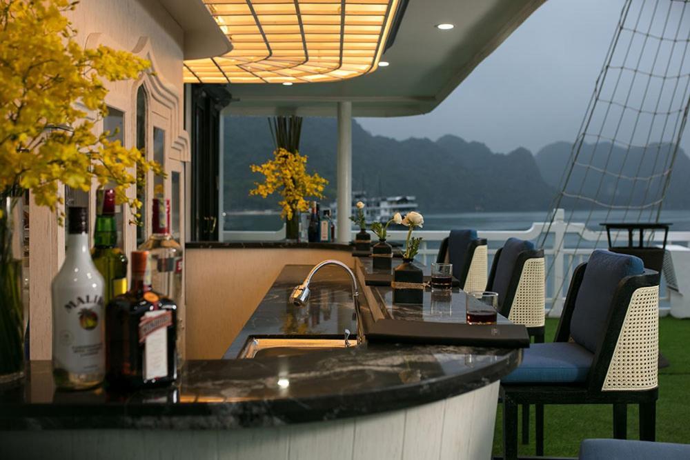 Lapinta Luxury Cruises Hotel Ha Long Buitenkant foto